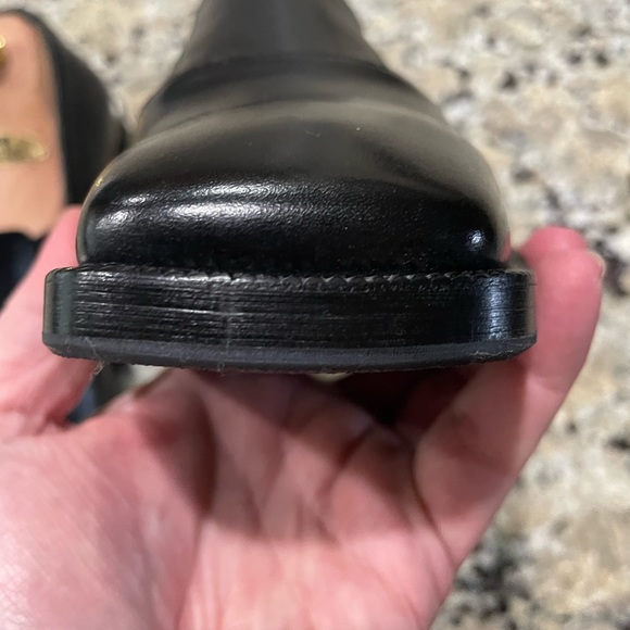 Elegant Louis Vuitton Black Loafers Size 7.5. Fits more like a 10 - Picture 3 of 10